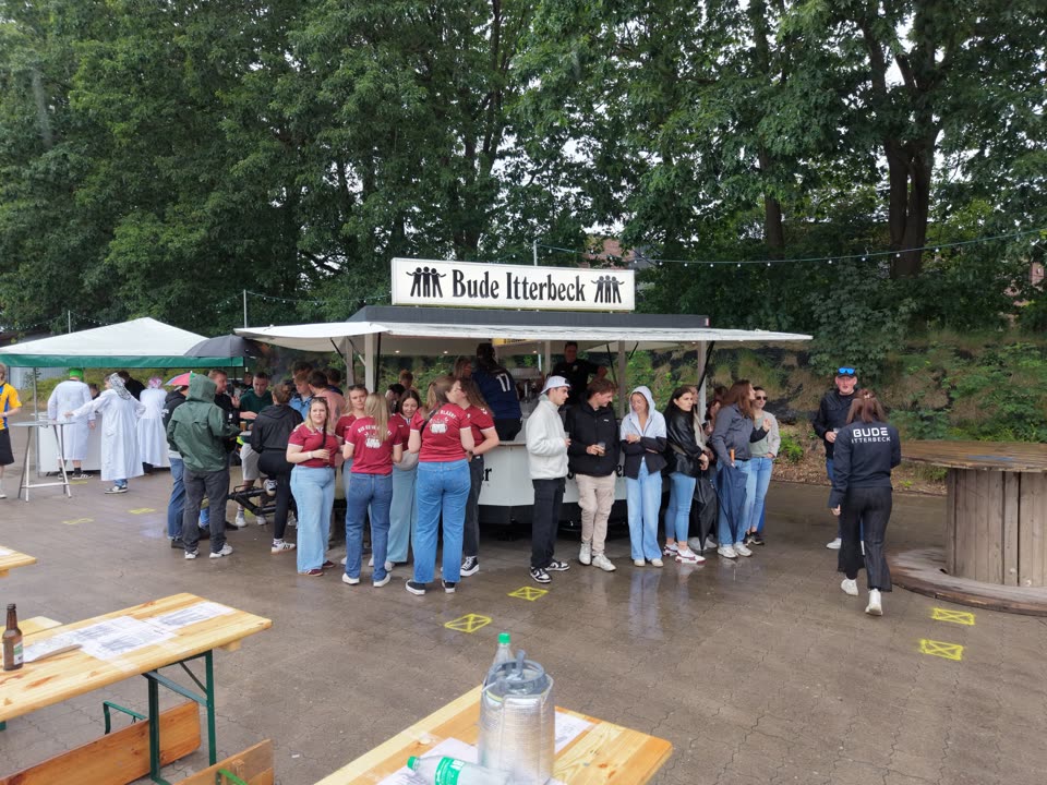 Theke mit Bude-Itterbeck-Schild